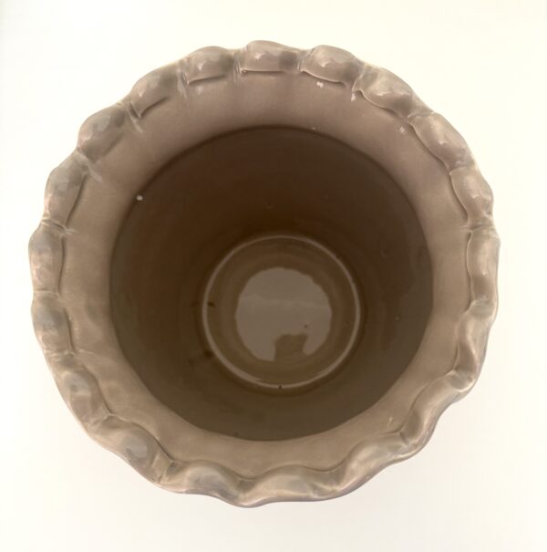 Fluted frill ceramic vase - Image 3